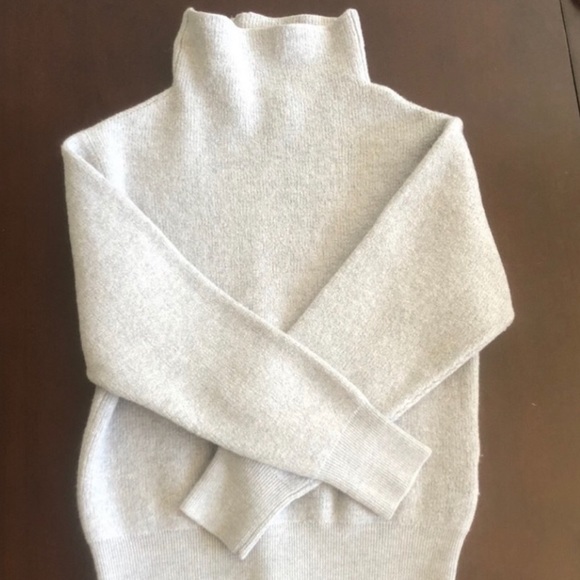 Aritzia Sweaters - 💵FINAL DROP💵 Aritzia Wilfred Free Wool Sweater